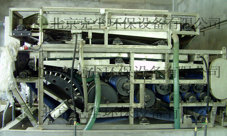 對(duì)輥壓榨機(jī)